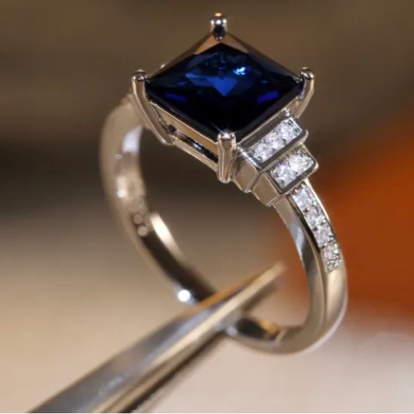 Jewelry - 100) 925 silver filled cz ring